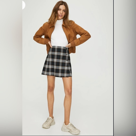 ❌SOLD❌ Aritzia Sunday Best Ainsley Bomber Jacket - Picture 7 of 7